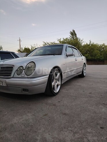 Mercedes E 280 1999, 493,966 km - 2.8 l - Şirvan