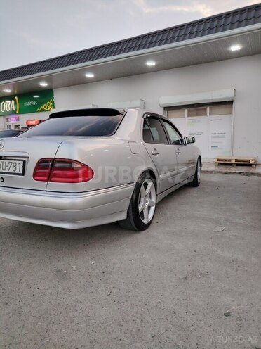 Mercedes E 280 1999, 493,966 km - 2.8 l - Şirvan
