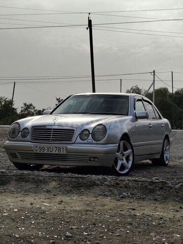 Mercedes E 280 1999, 493,966 km - 2.8 l - Şirvan