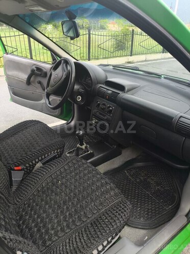 Opel Corsa 1997, 198,000 km - 1.4 l - Zaqatala