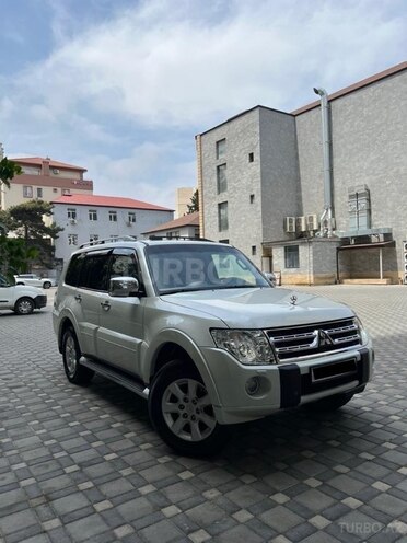 Mitsubishi Pajero 2011, 232,000 km - 3.5 л - Bakı
