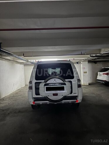 Mitsubishi Pajero 2011, 232,000 km - 3.5 л - Bakı