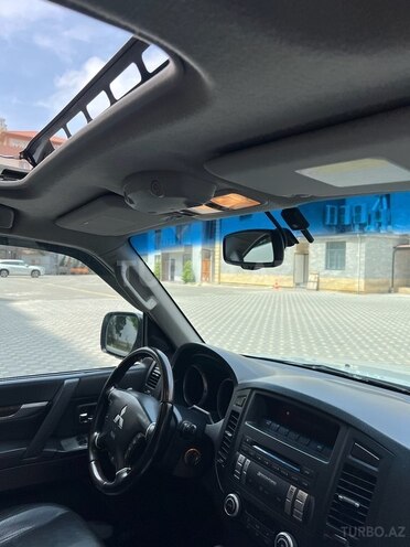 Mitsubishi Pajero 2011, 232,000 km - 3.5 л - Bakı