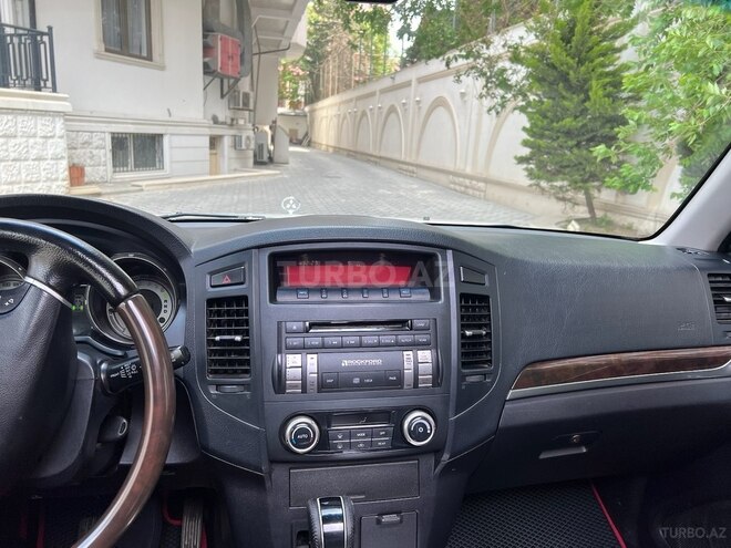 Mitsubishi Pajero 2011, 232,000 km - 3.5 л - Bakı