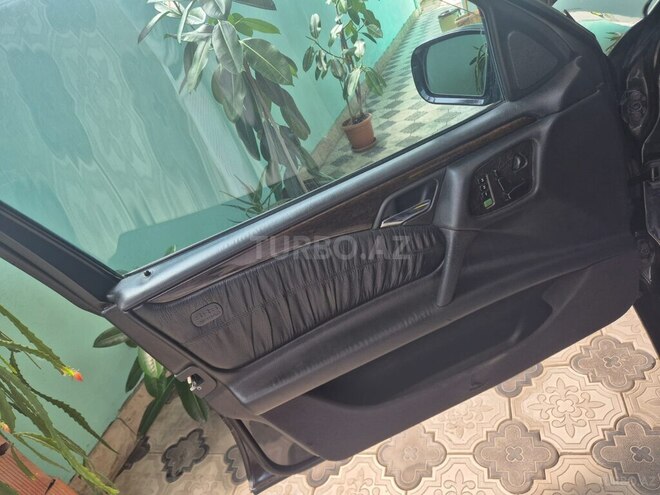 Mercedes E 240 1998, 456,784 km - 2.4 l - Xaçmaz