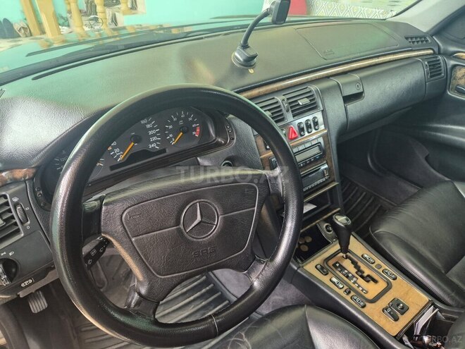 Mercedes E 240 1998, 456,784 km - 2.4 l - Xaçmaz