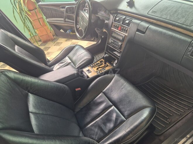 Mercedes E 240 1998, 456,784 km - 2.4 l - Xaçmaz