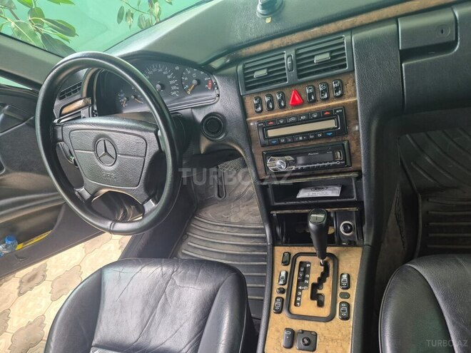 Mercedes E 240 1998, 456,784 km - 2.4 l - Xaçmaz