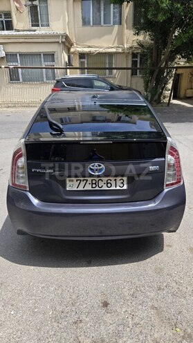 Toyota Prius PHV-4