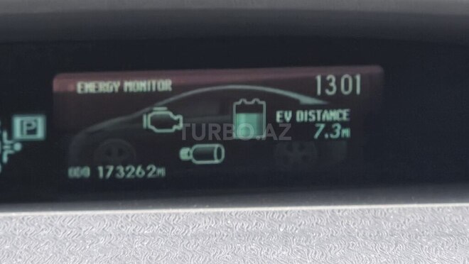 Toyota Prius PHV-9
