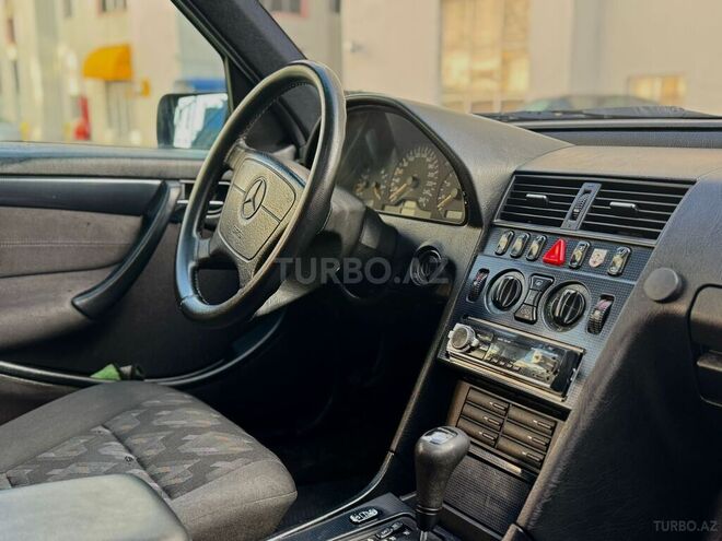 Mercedes C 240 1998, 313,000 km - 2.4 l - Quba