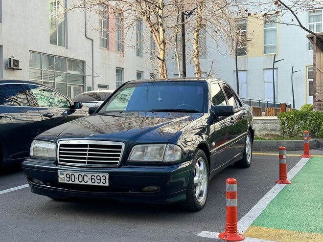 Mercedes C 240 1998, 313,000 km - 2.4 l - Quba