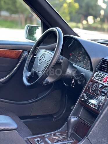Mercedes C 220 d 1998, 350,000 km - 2.2 l - Sabirabad