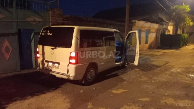 Mercedes Vito 1999, 585,300 km - 2.2 l - Gəncə