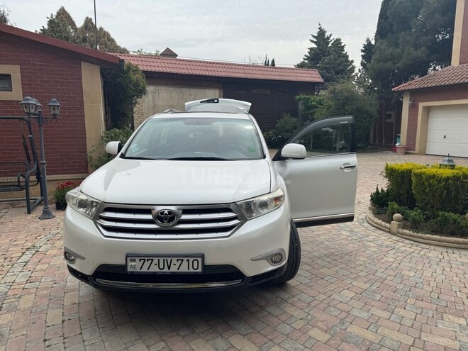 Toyota Highlander-2