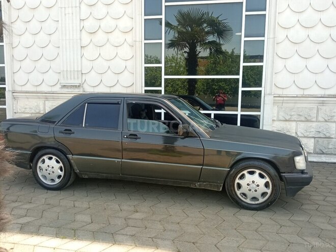 Mercedes 190 1993, 256,000 km - 2.5 l - Lənkəran