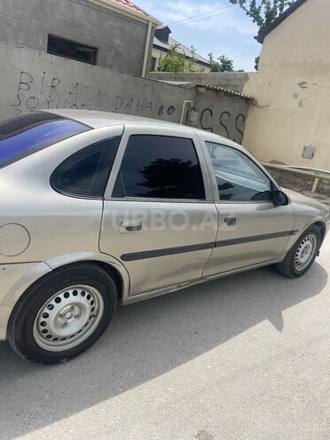 Opel Vectra 1996, 178,000 km - 1.6 l - Bakı