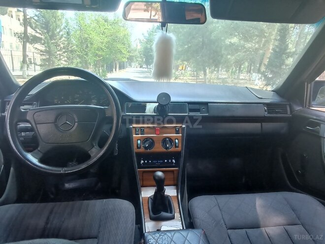 Mercedes E 200 d 1993, 352,000 km - 2.0 л - Sumqayıt