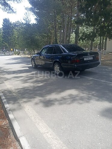Mercedes E 200 d 1993, 352,000 km - 2.0 л - Sumqayıt