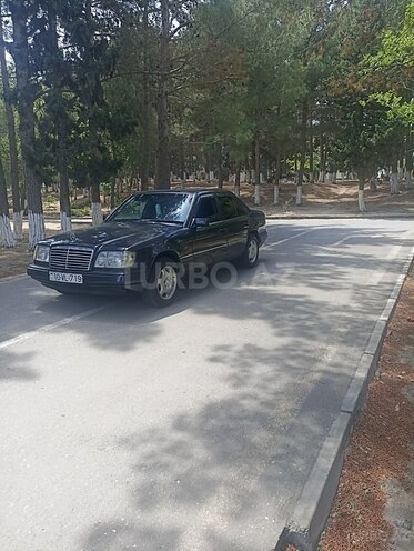Mercedes E 200 d 1993, 352,000 km - 2.0 л - Sumqayıt