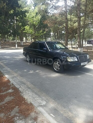 Mercedes E 200 d 1993, 352,000 km - 2.0 л - Sumqayıt