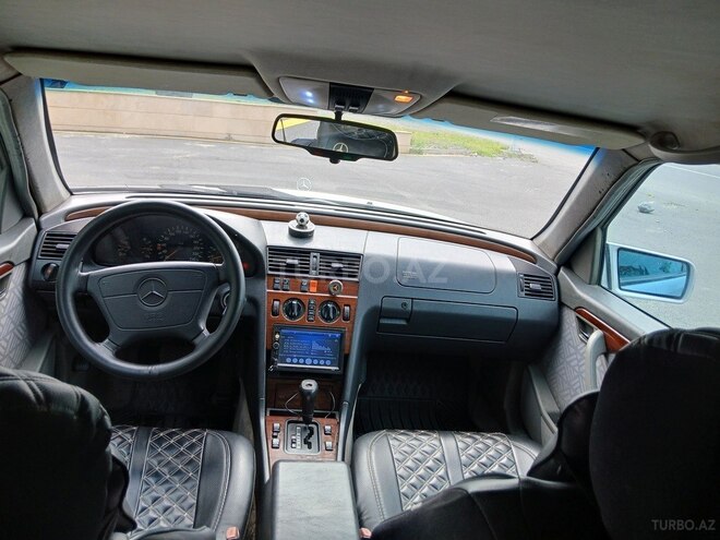 Mercedes C 200 1995, 200,000 km - 2.0 л - Zaqatala