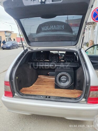Mercedes C 200 2000, 380,000 km - 2.0 l - Qusar