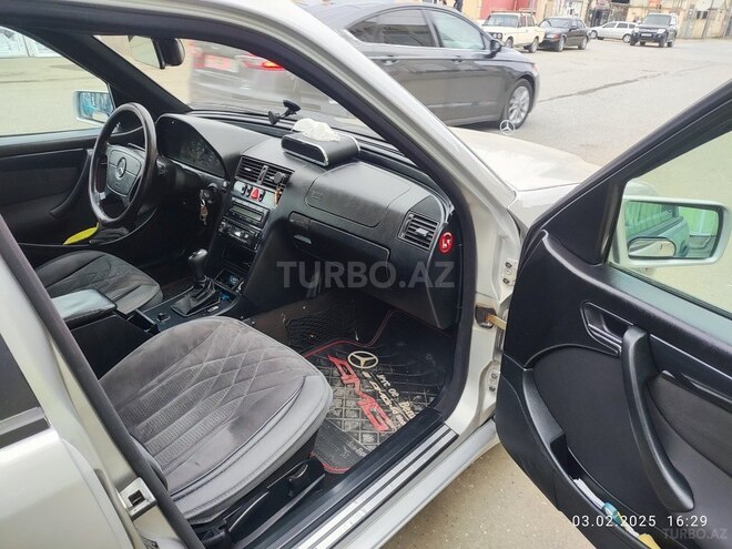 Mercedes C 200 2000, 380,000 km - 2.0 l - Qusar