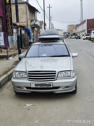 Mercedes C 200 2000, 380,000 km - 2.0 l - Qusar