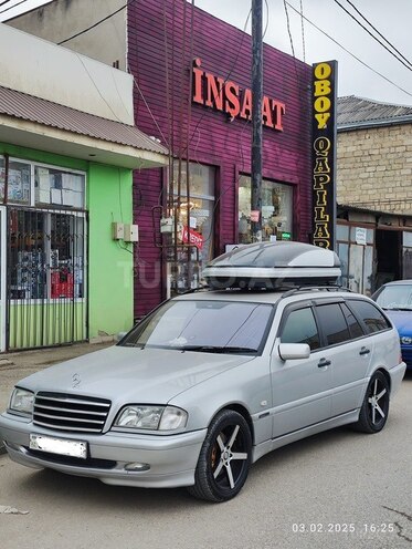 Mercedes C 200 2000, 380,000 km - 2.0 l - Qusar