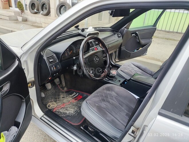 Mercedes C 200 2000, 380,000 km - 2.0 l - Qusar