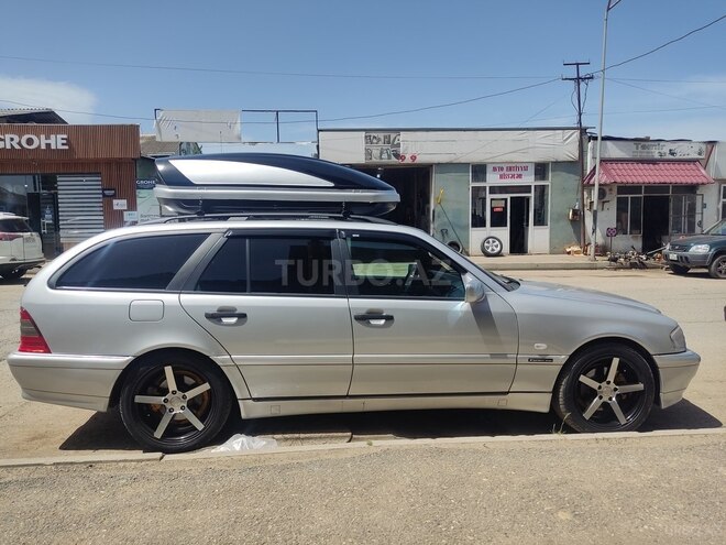 Mercedes C 200 2000, 380,000 km - 2.0 l - Qusar