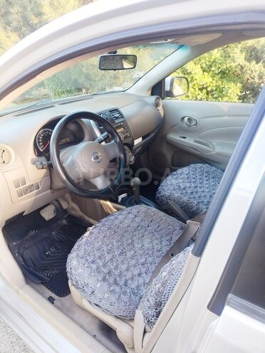 Nissan Sunny-8