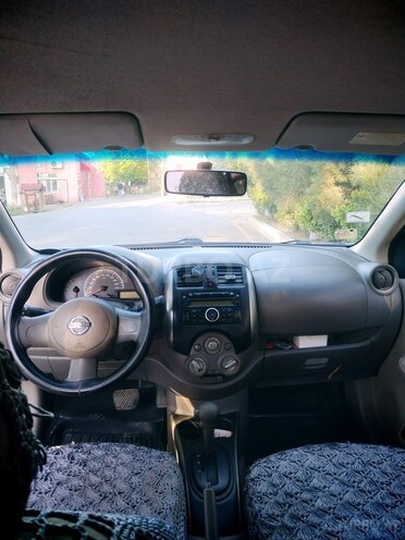 Nissan Sunny-7