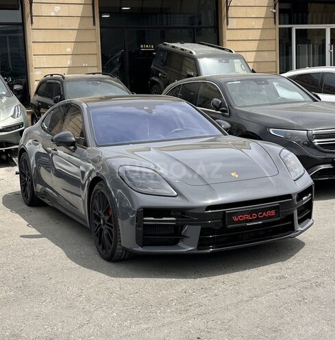 Porsche Panamera GTS-2
