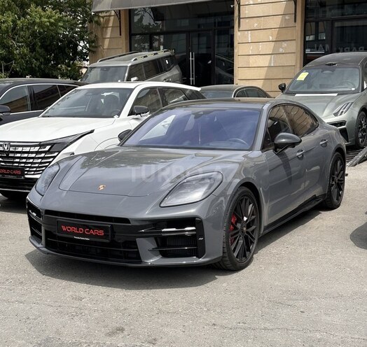 Porsche Panamera GTS-3