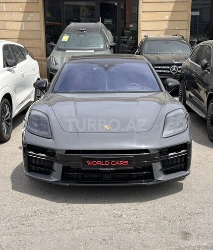 Porsche Panamera GTS-1