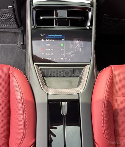 Porsche Panamera GTS-17