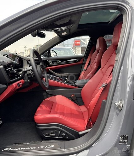 Porsche Panamera GTS-8