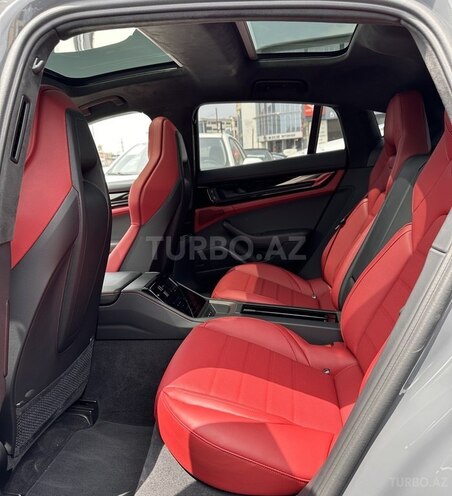 Porsche Panamera GTS-16