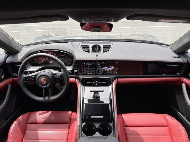 Porsche Panamera GTS-22