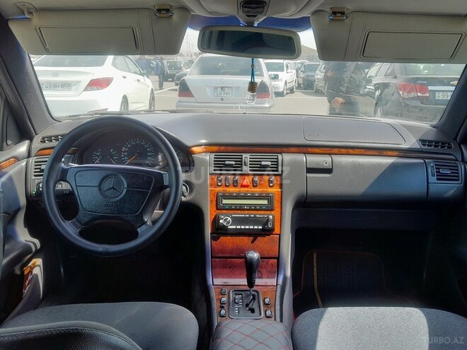 Mercedes E 230 1997, 375,460 km - 2.3 l - Bakı