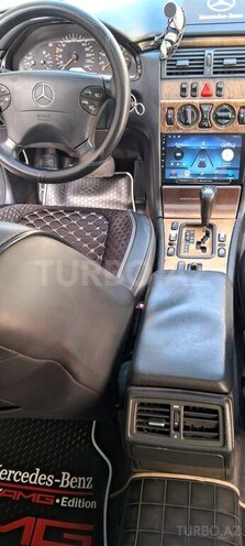 Mercedes E 240 1999, 573,307 km - 2.4 l - Qusar