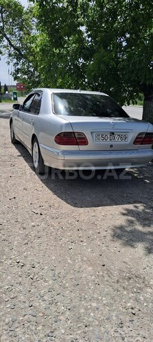 Mercedes E 240 1999, 573,307 km - 2.4 l - Qusar