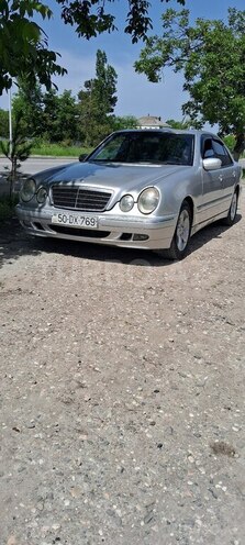 Mercedes E 240 1999, 573,307 km - 2.4 l - Qusar