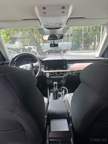 Skoda Kamiq 2023, 62,000 km - 1.6 л - Bakı