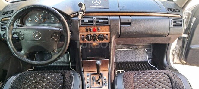 Mercedes E 240 1999, 573,307 km - 2.4 l - Qusar