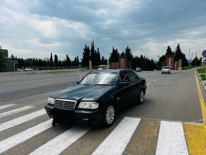 Mercedes C 200 1998, 290,000 km - 2.0 l - Tovuz