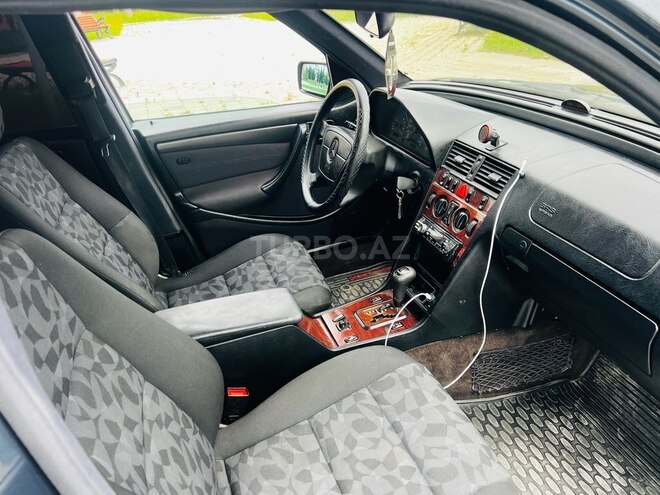 Mercedes C 200 1998, 290,000 km - 2.0 l - Tovuz