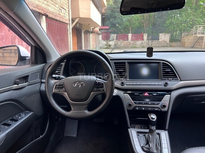 Hyundai Avante 2016, 223,700 km - 1.6 л - Bakı